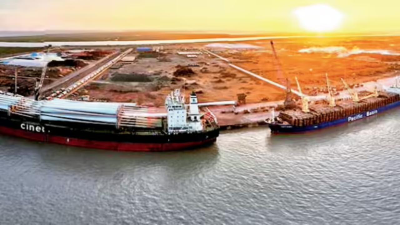 22 vessels set to dock at Kandla port in 3 days