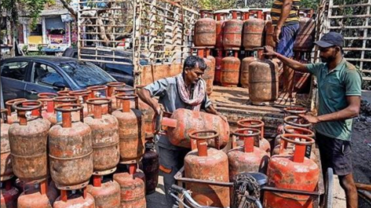 Go for piped natural gas, ease strain on domestic LPG: Govt