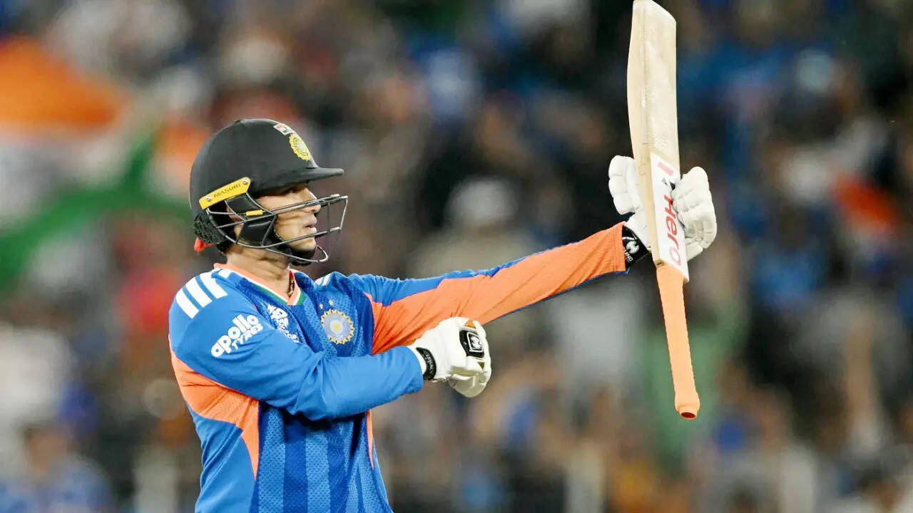 Ex-Australia wicketkeeper makes bold remark on Abhishek Sharma