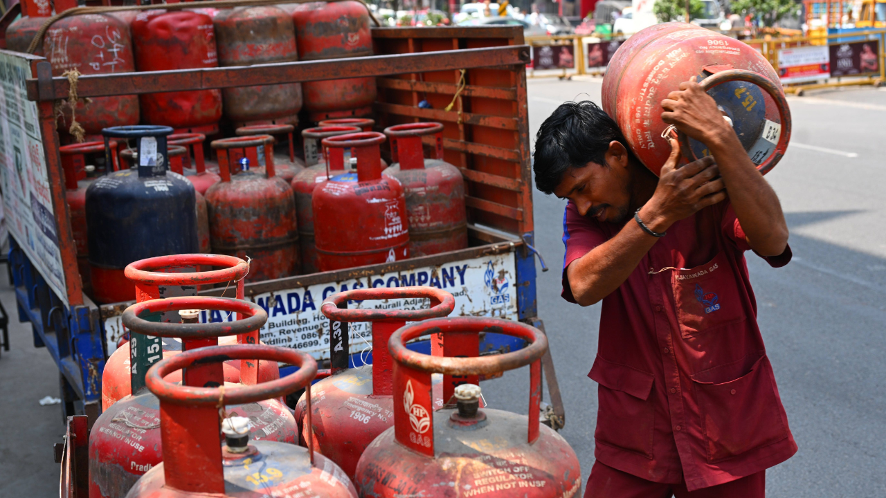 Two Indian vessels cross Strait of Hormuz safely with 92,700 tonne LPG