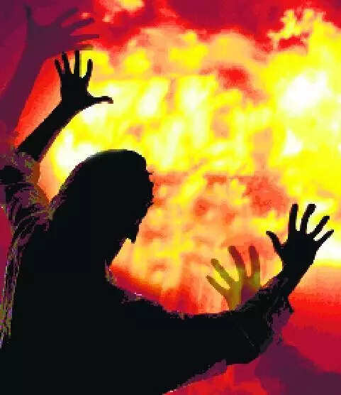 Cylinder blast injures woman &amp; daughter in Bengaluru; plaint against gas firm, supplier