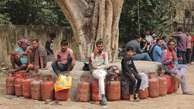 To curb LPG hoarding in Gurgaon, govt asks for daily stock reports