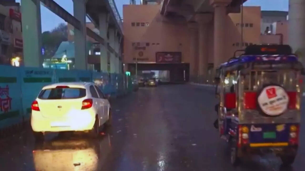 Rain lashes several parts of Delhi; temperature likely to drop to 27–29°C