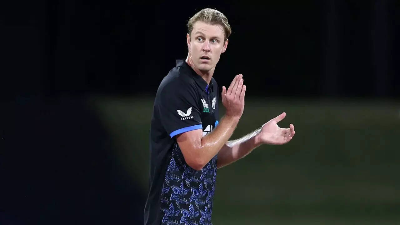 1st T20I Live: Connor Esterhuizen leads SA's run chase vs NZ