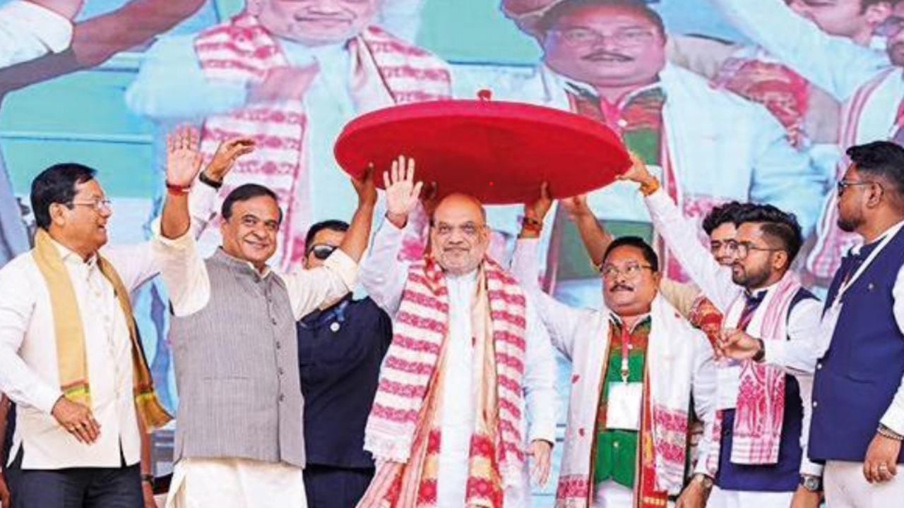 In poll-bound Assam, Shah plays Bangladesh infiltrators card
