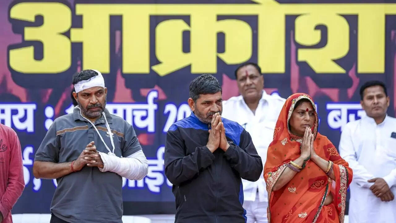 'When they are shot, I will be at peace': Delhi Uttam Nagar murder victim's mother demands justice