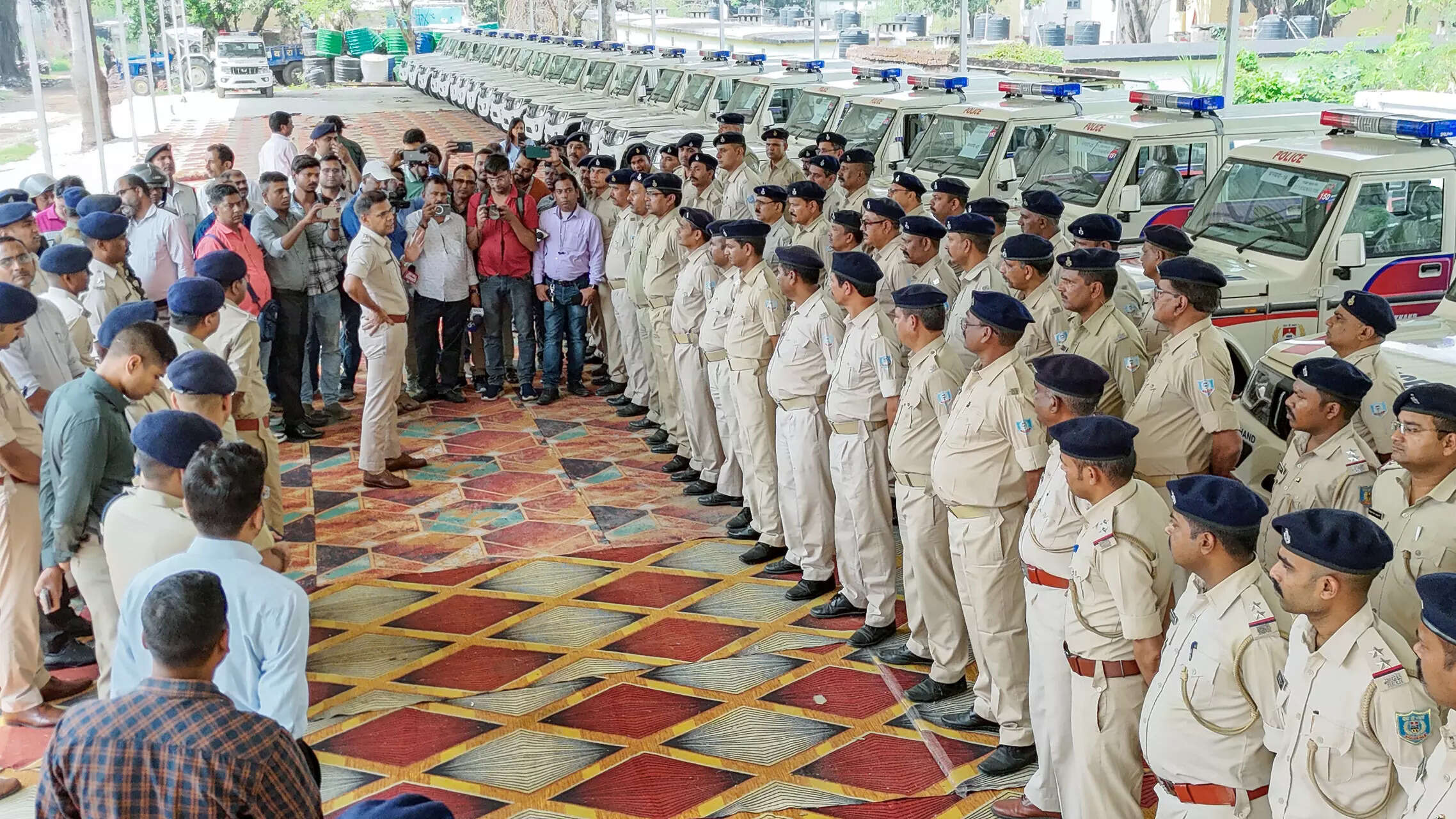 Dhanbad get 40 modern vehicles for better patrolling