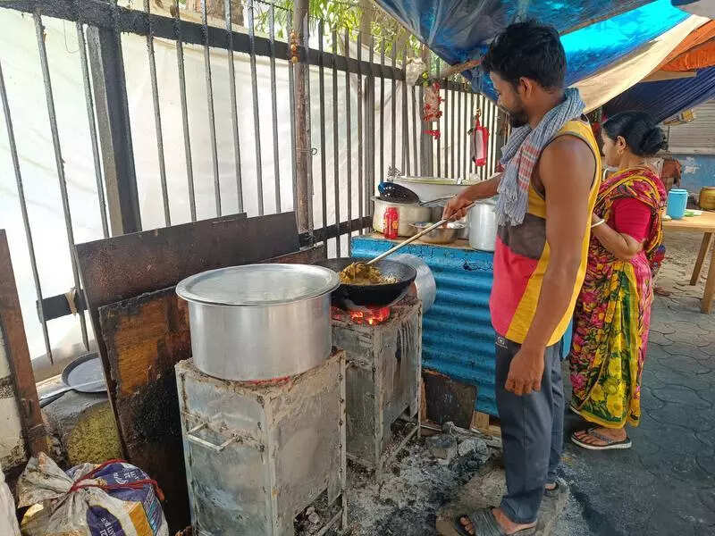 Office para lunch menu bears the brunt: Prices go up, food stalls down shutters
