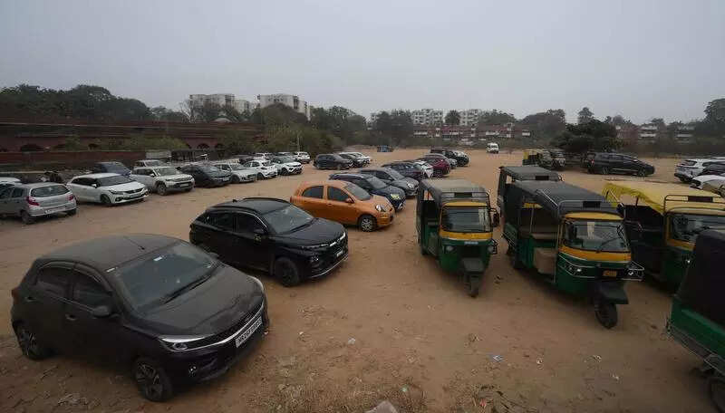 Gurgaon’s new civil hospital should have come up here by now. Instead, it’s a parking lot