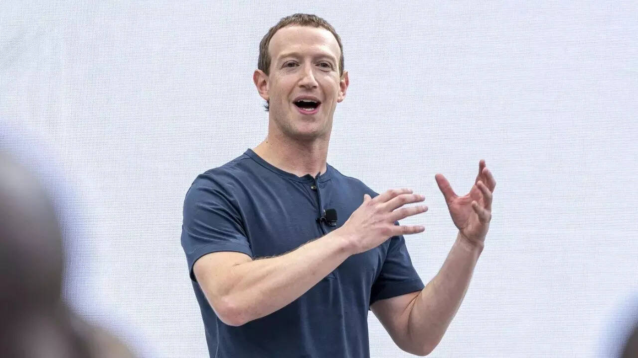 Popular analyst says that layoffs at Zuckerberg's Meta could trigger a 'wave of panic'
