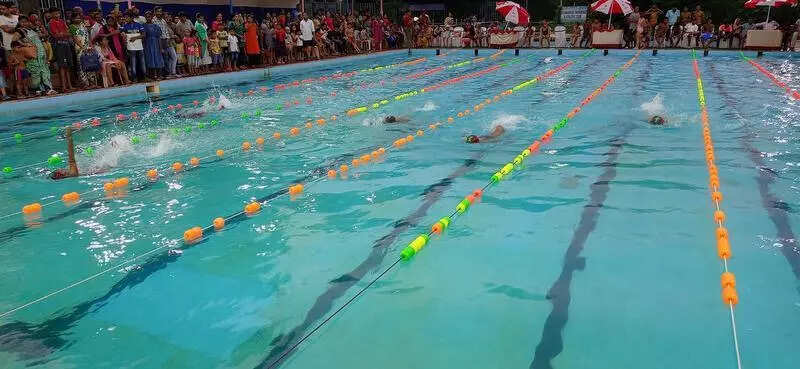 Amateur swimmers get a pool in Deshbandhu Park