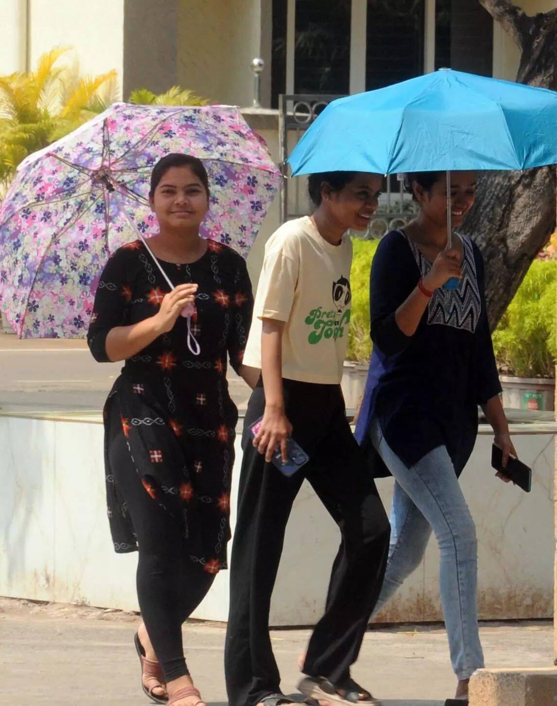 Govt issues SOP on heat mitigation