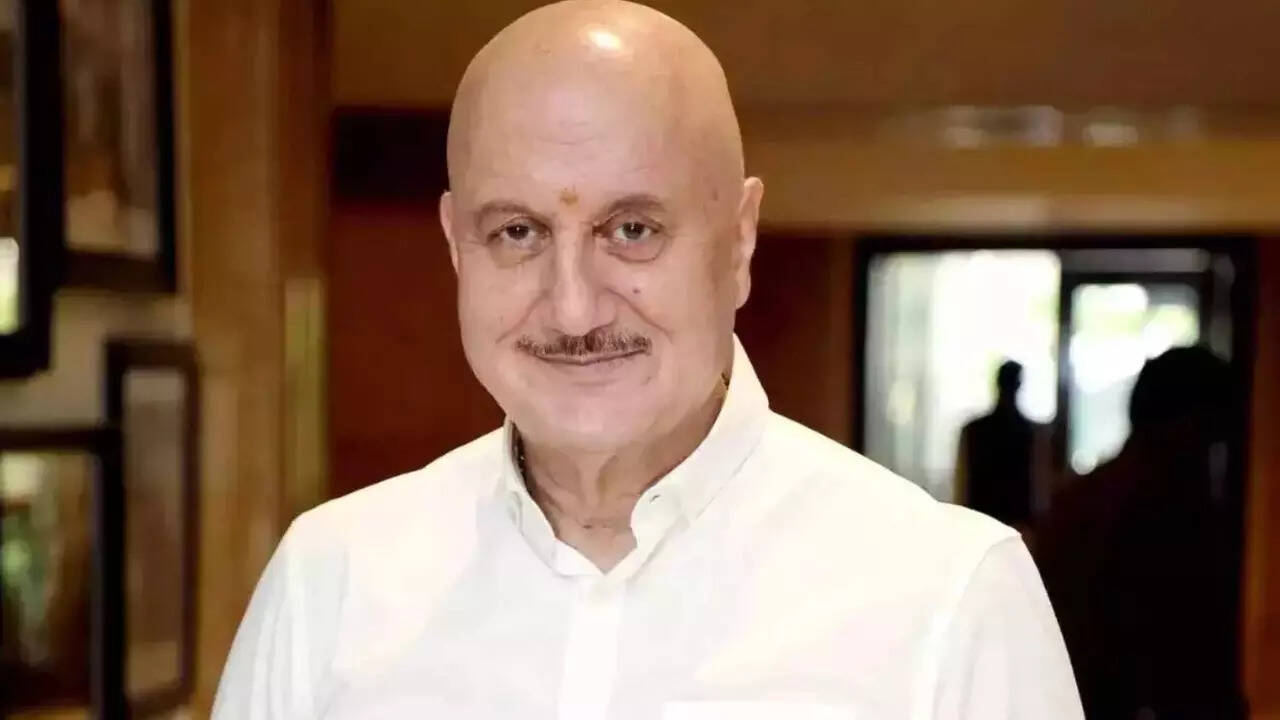 Anupam Kher says people are ready to pay him money to get a hair transplant