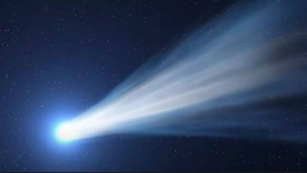 Cosmic explosion in space! Nasa captures comet C/2025 K1 breaking apart