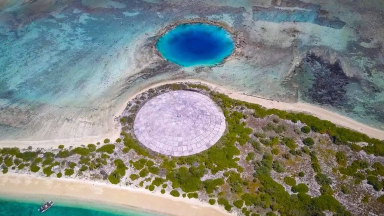 Runit Dome at risk: 120,000 tons of radioactive waste from a nuclear explosion threaten the Pacific