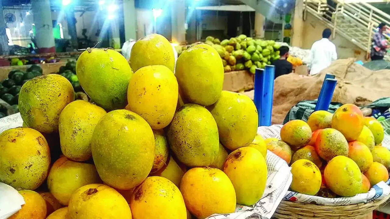 Mancurad mangoes sell for Rs 3k per dozen