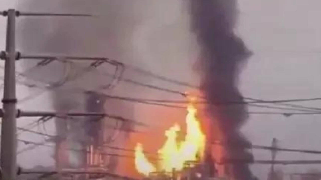 Iran Strikes Gulf Energy Sites: attacks hit oil and gas hubs; fuel prices surge worldwide