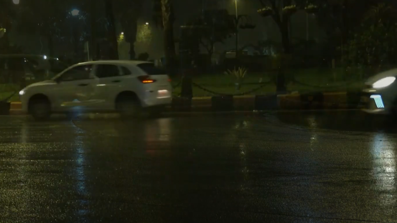 Rain lashes Delhi-NCR; IMD issues yellow alert