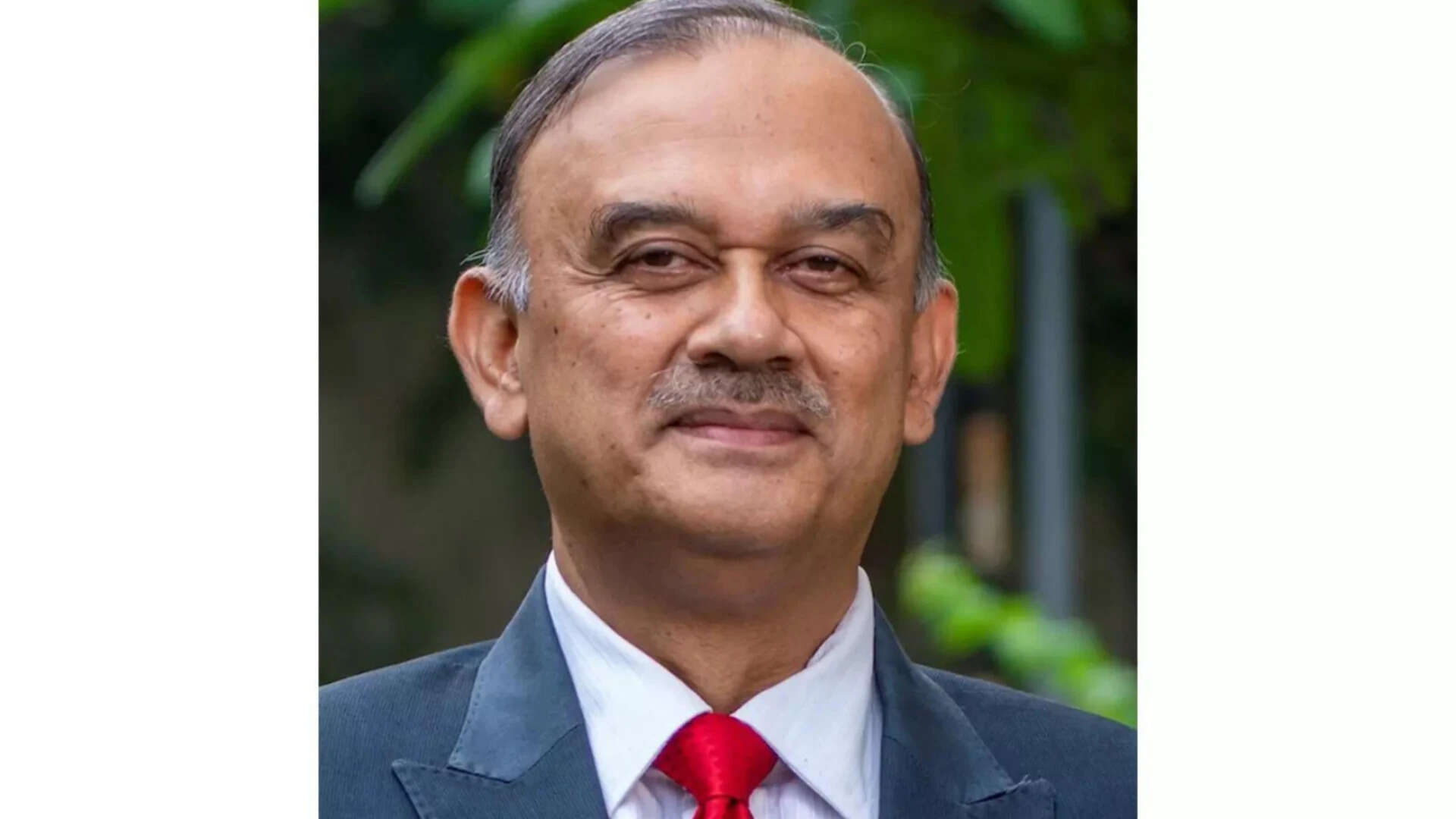 HDFC chairman's abrupt exit sinks bank's stock by 5%