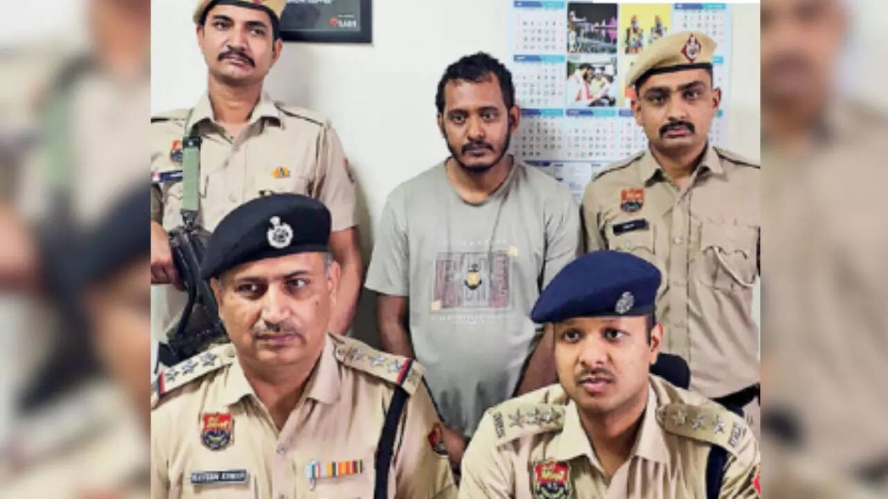 Bangladeshi held for providing emails used for bomb threats to schools in Gurgaon