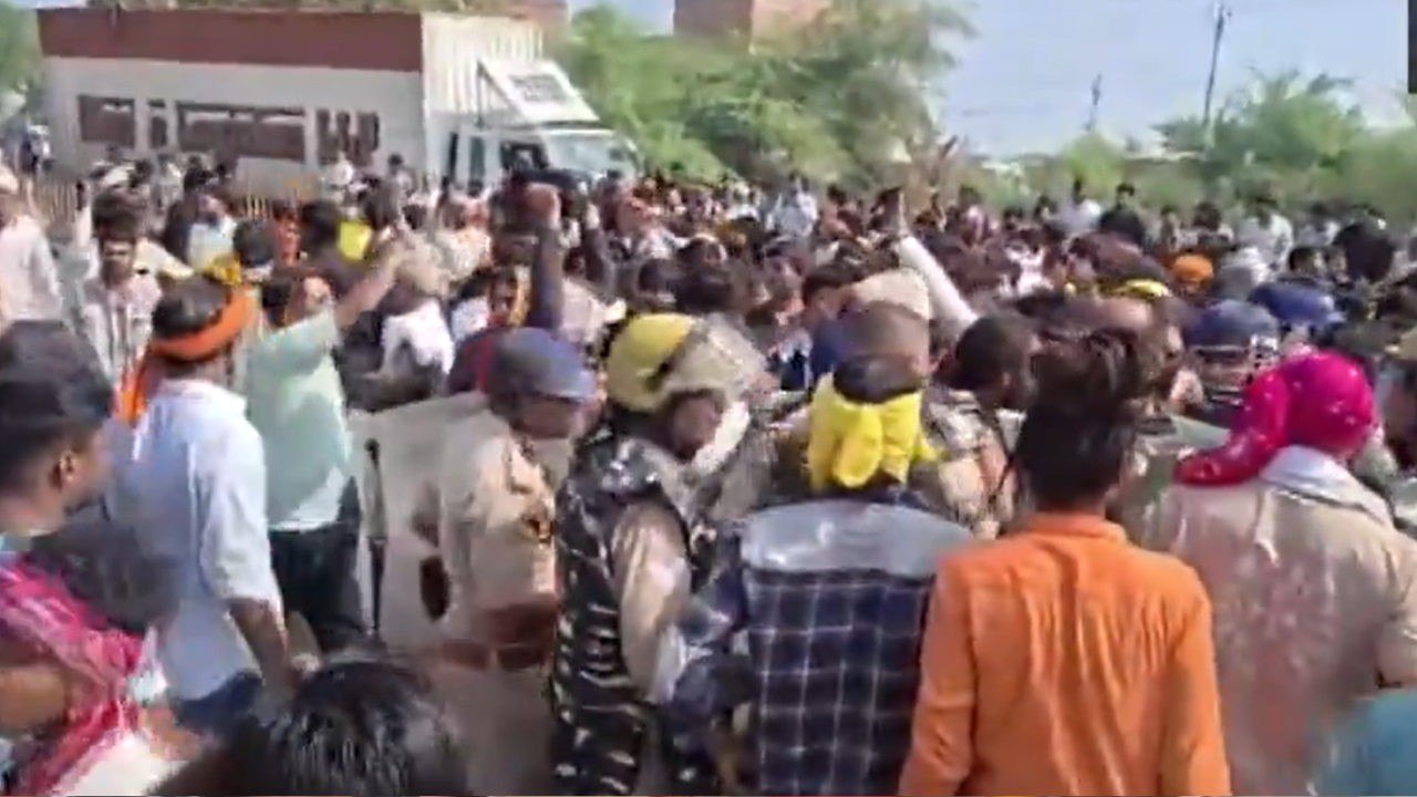 Scuffle breaks out between police and locals over ‘Gau Rakshak’ death in UP