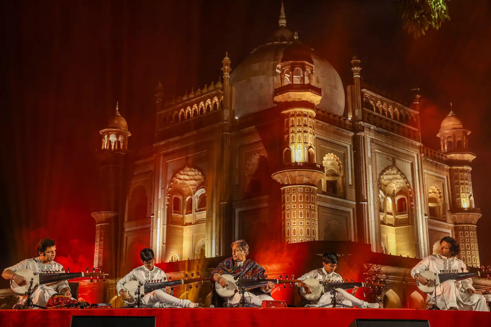 here is a beautiful emotional choreography that takes place between the monument, artist, music and audience: Tanvi Singh Bhatia, co-founder, IBTIDA-Ek Mehfil