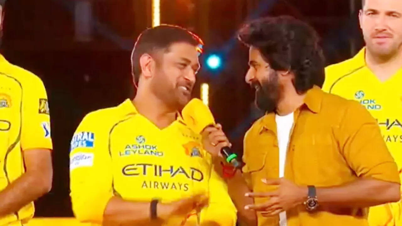 Dhoni to play for CSK till 60! His 'I can try' reply sends fans into frenzy