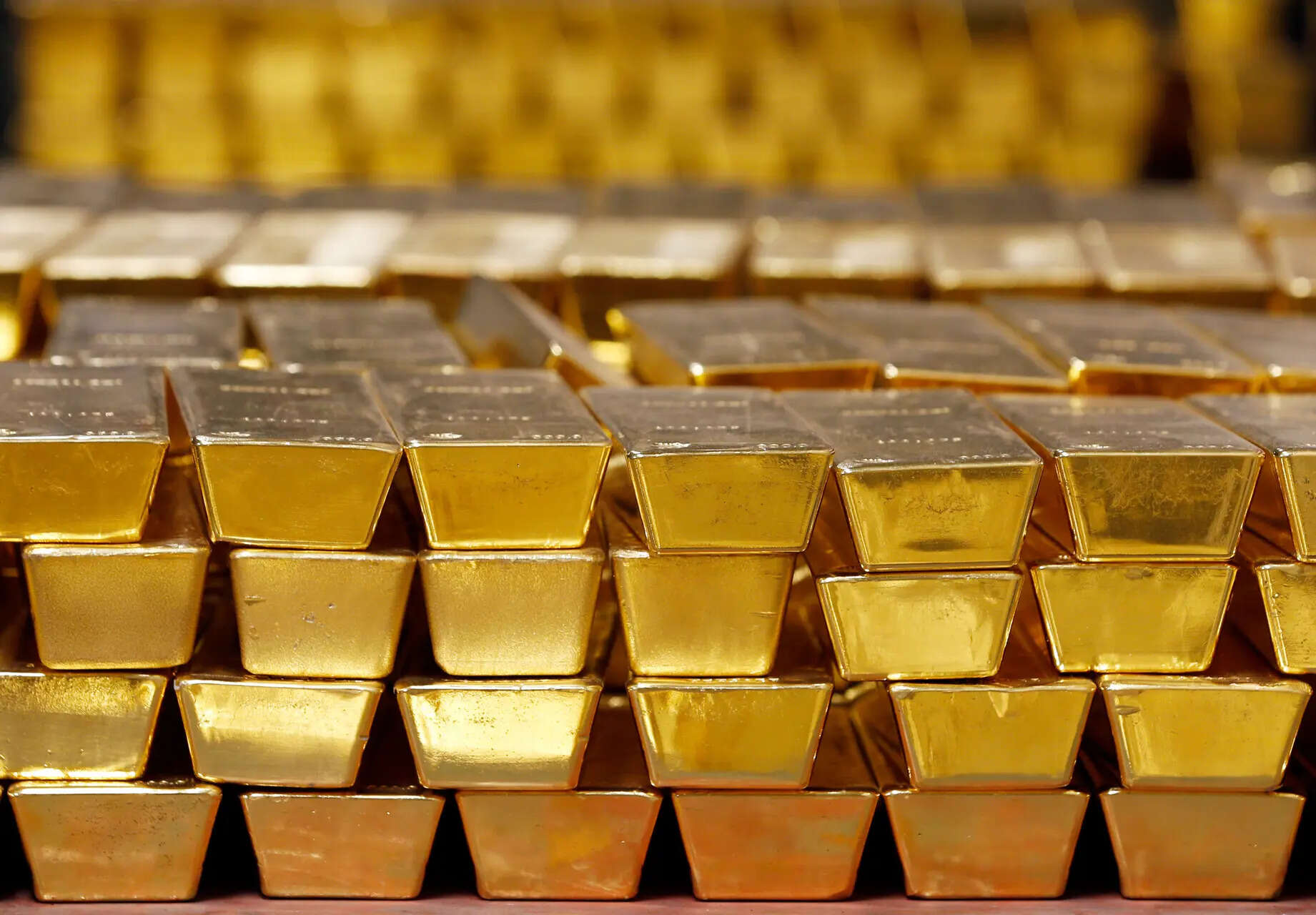 Gold registers worst weekly fall in 40 years, what should investors do?
