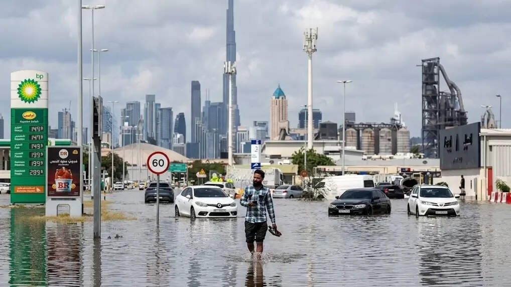 UAE weather alert: Heavy rain, thunder and traffic chaos hit Dubai and Abu Dhabi — Safety warnings issued