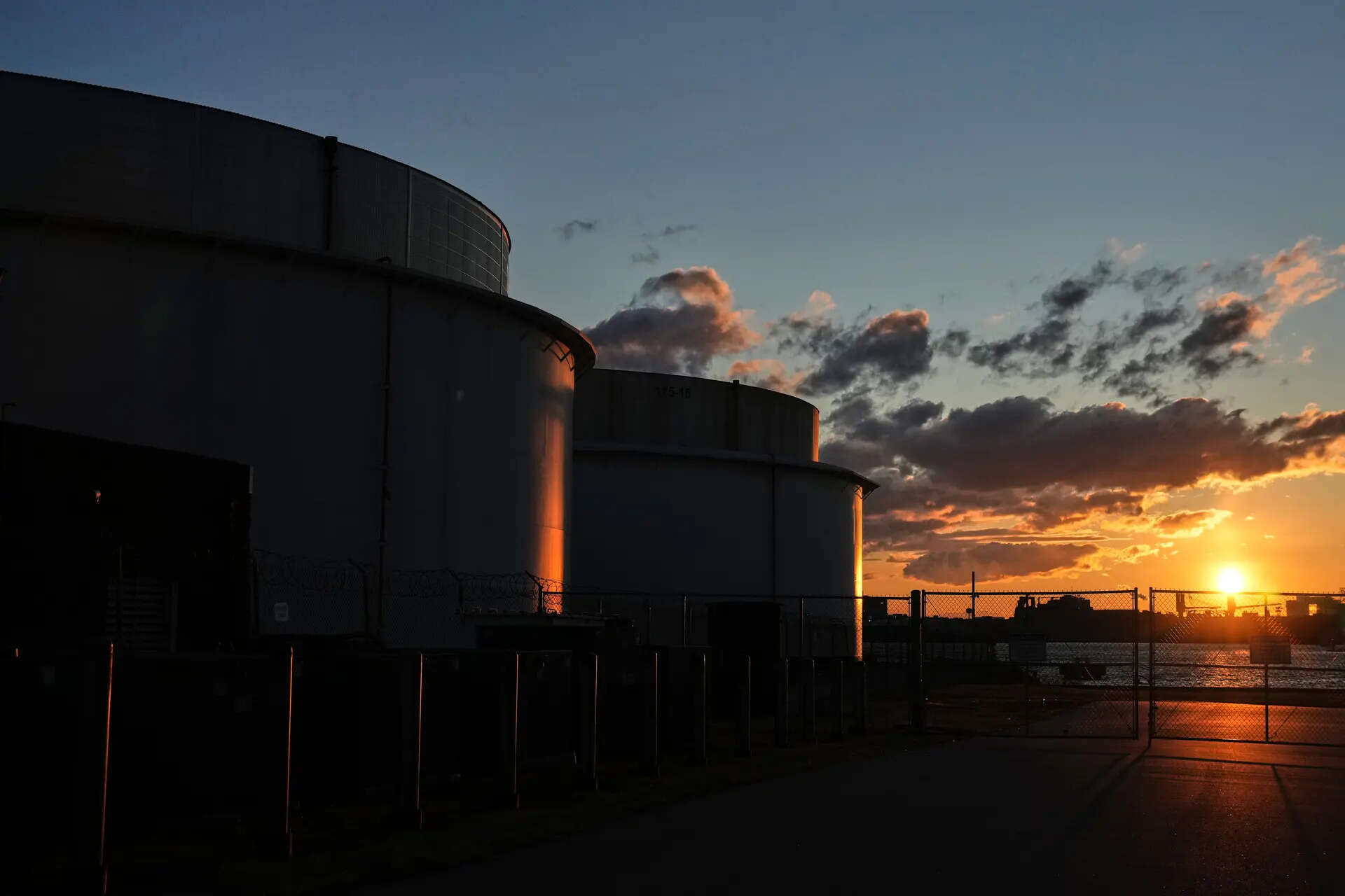 Hormuz blocked, Yanbu rises: Saudi's inland pipeline keeps oil flowing