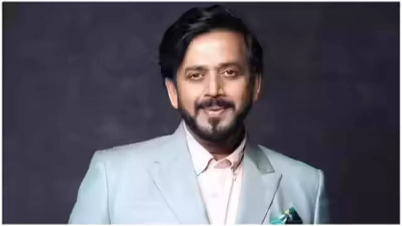 Ravi Kishan lauds Aditya Dhar's ‘Dhurandhar’