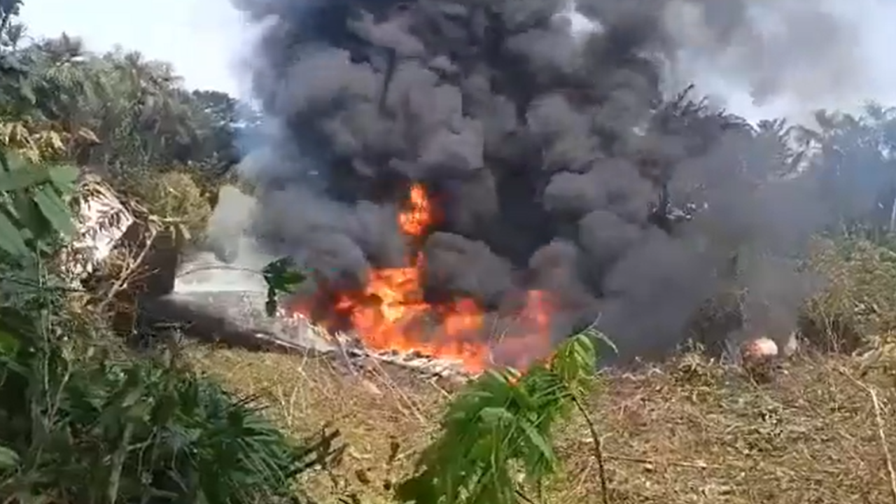 Colombian military plane with 110 soldiers on board erupts in flames after crash — watch