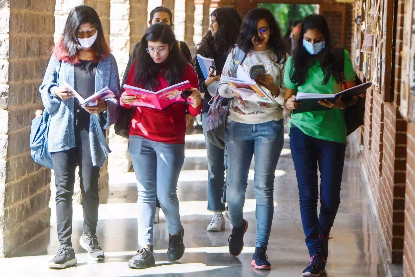 DU makes prior approval mandatory for protests