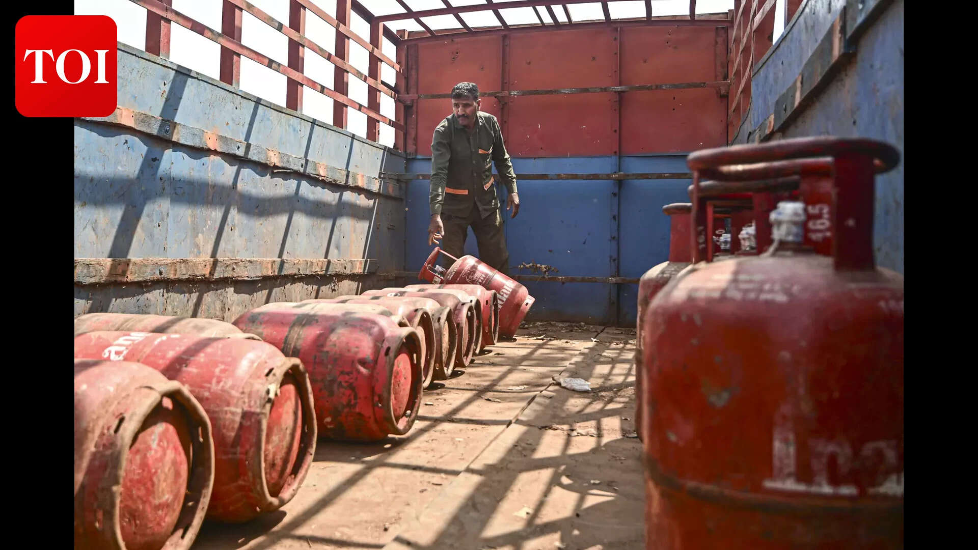 LPG crisis warnings: FJCCI warns of LPG crisis impact on industries; Dhanbad police vows to combat black-marketing and profiteering