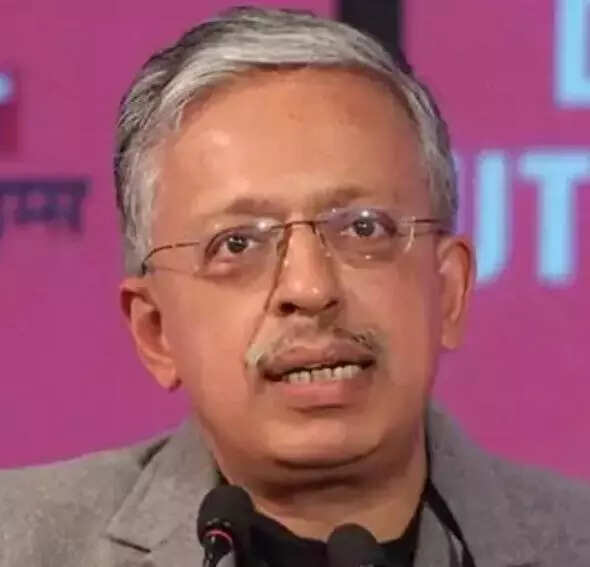 CS calls for strict monitoring of narcotics, codeine syrup supply in UP