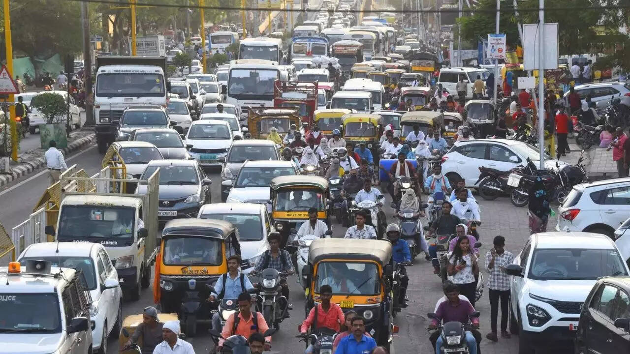 66 lakh old vehicles deregistered in Delhi, but on-road numbers surge