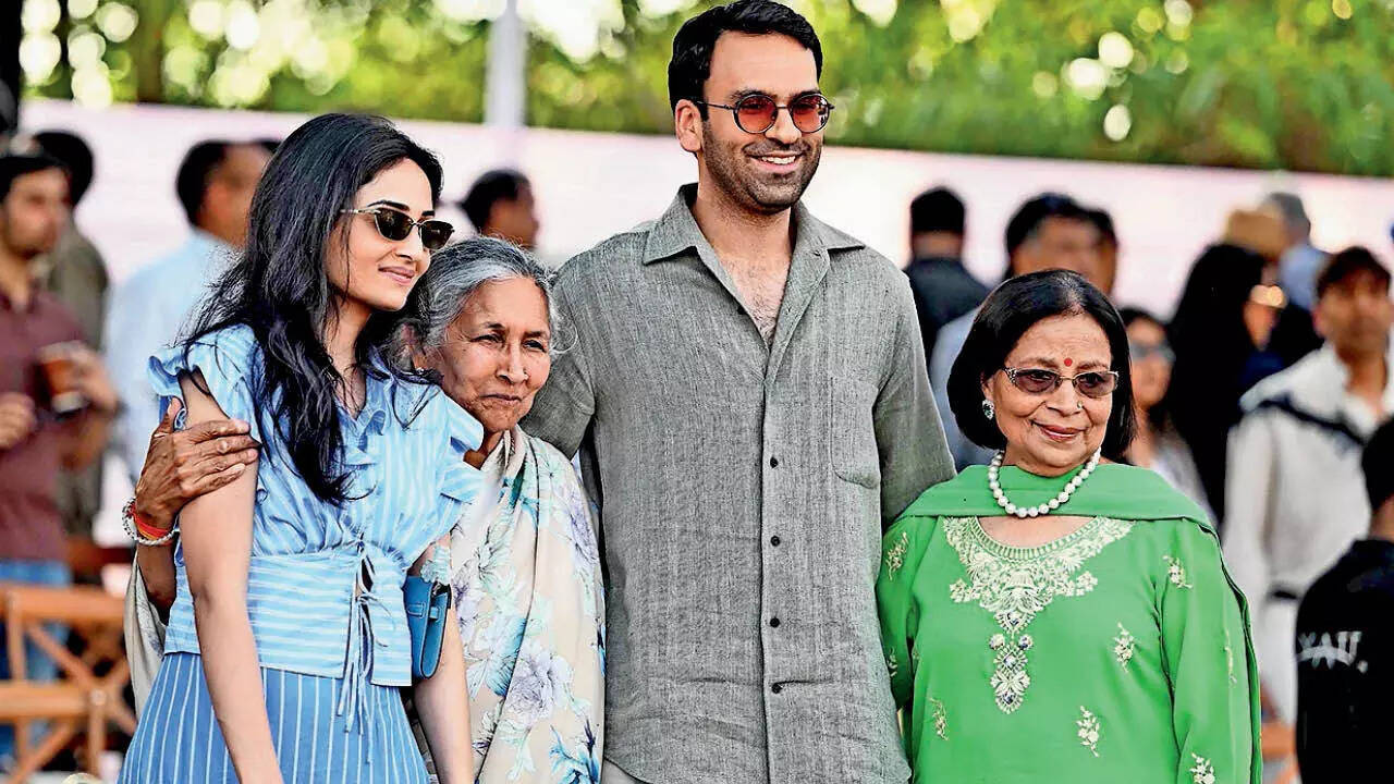 Yashaswini Jindal, Savitri Jindal and Shashvat Somany (L-R)