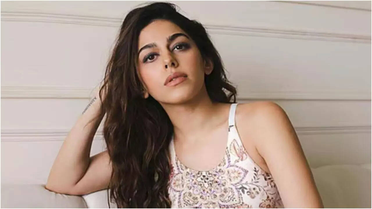 Alaya F REACTS to plastic surgery buzz