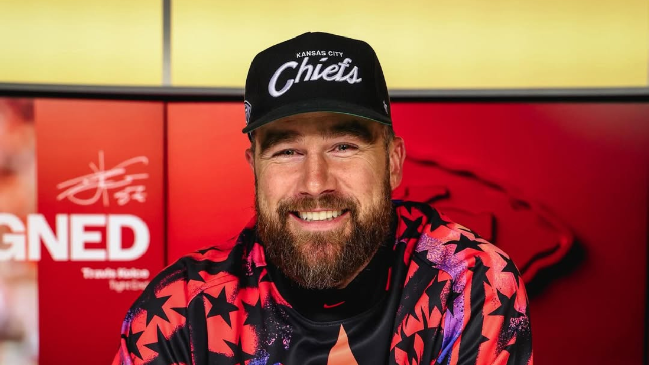 Travis Kelce nods to Taylor Swift during Chiefs deal