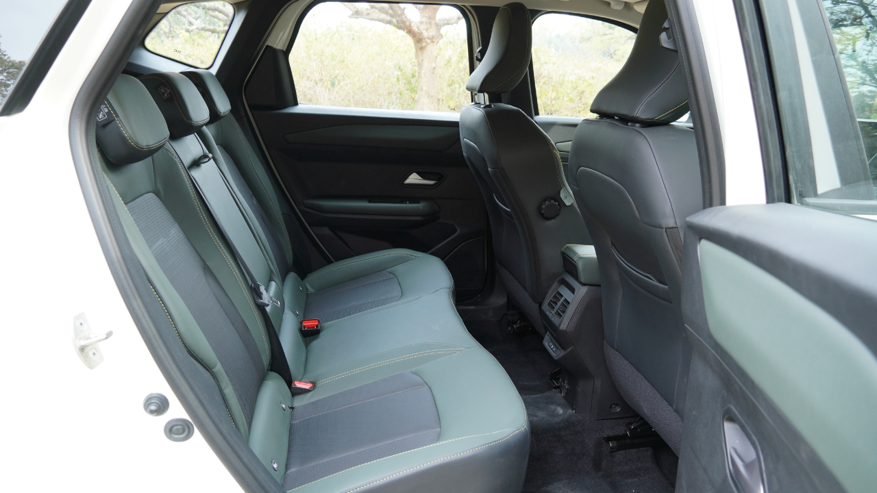 Rear seat space