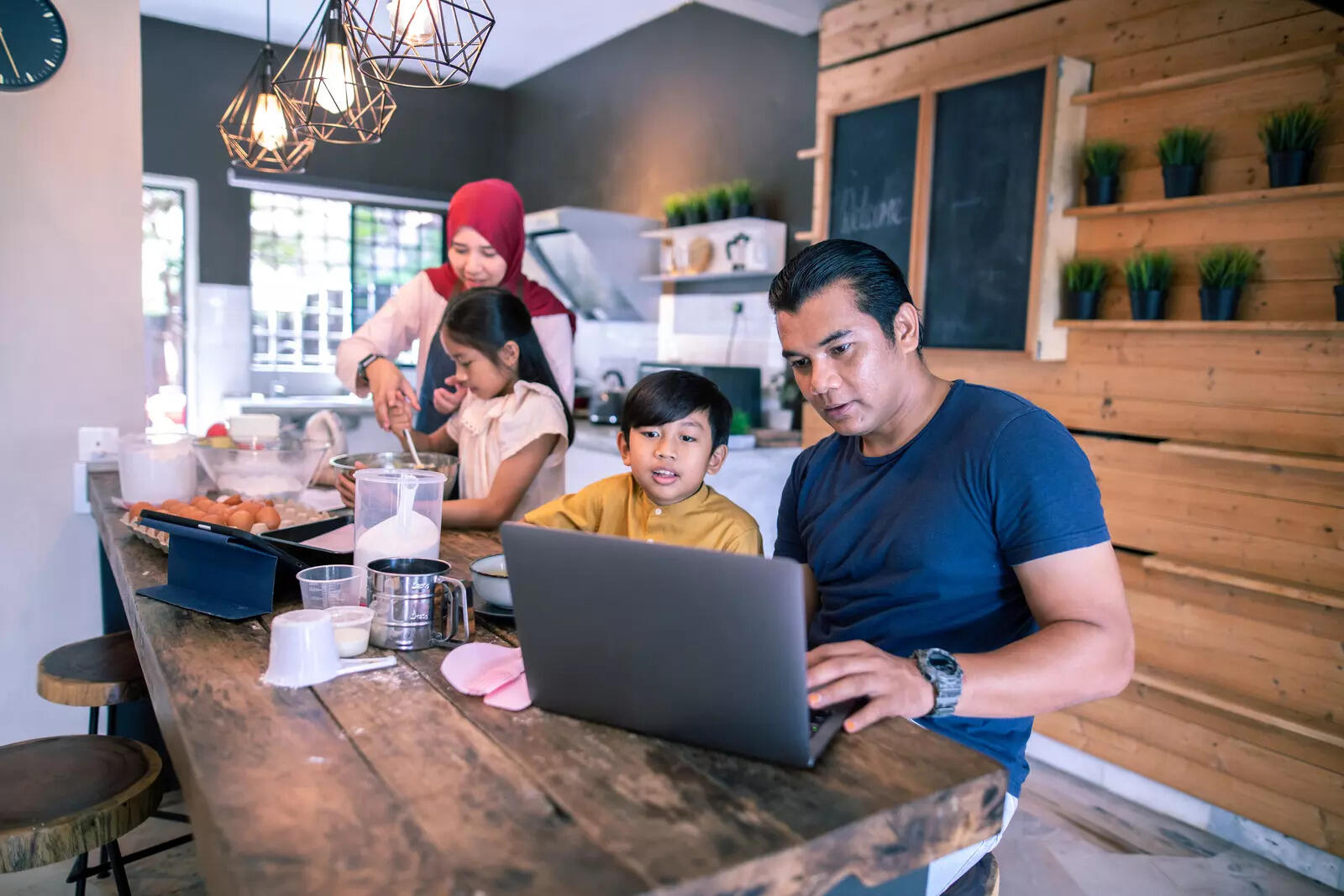 Can You Skip Office During UAE Storms? Here’s What the Law Actually Says