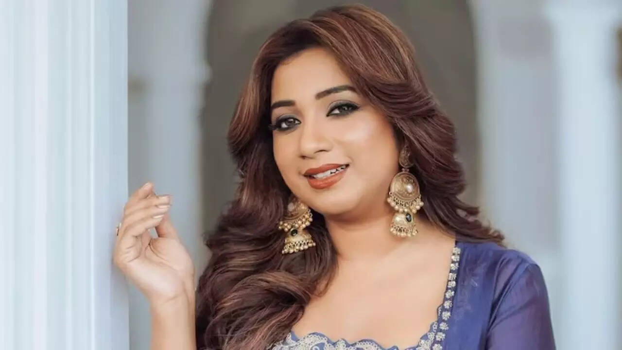 Is Shreya Ghoshal taking Rs 1.65 crore for a live show? Netizens react