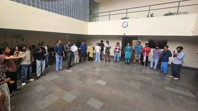 Police place 3 UoH students on house arrest in campus hostel ahead of protest