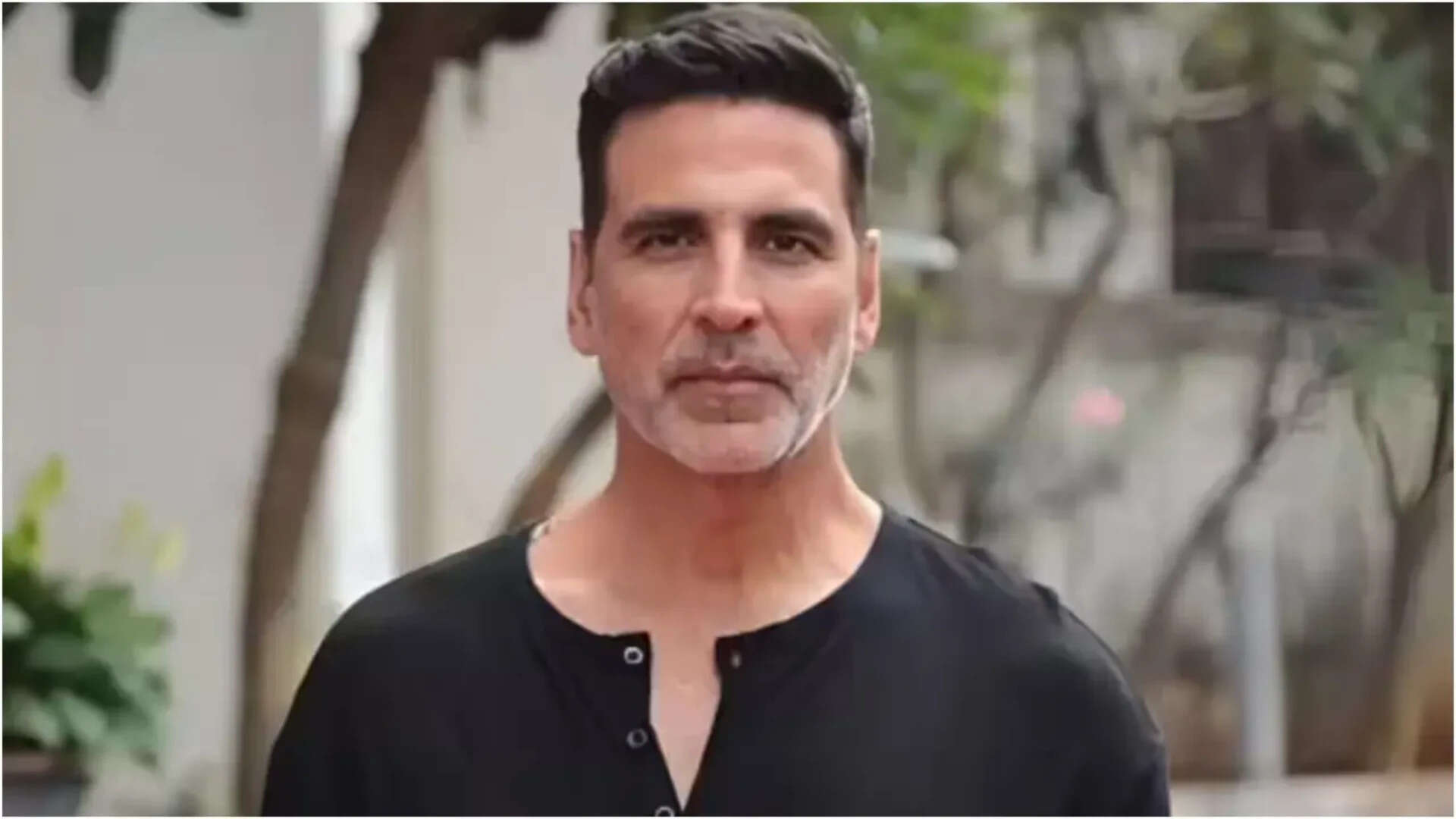 Akshay REACTS to language debate in Bollywood: 'Always...'