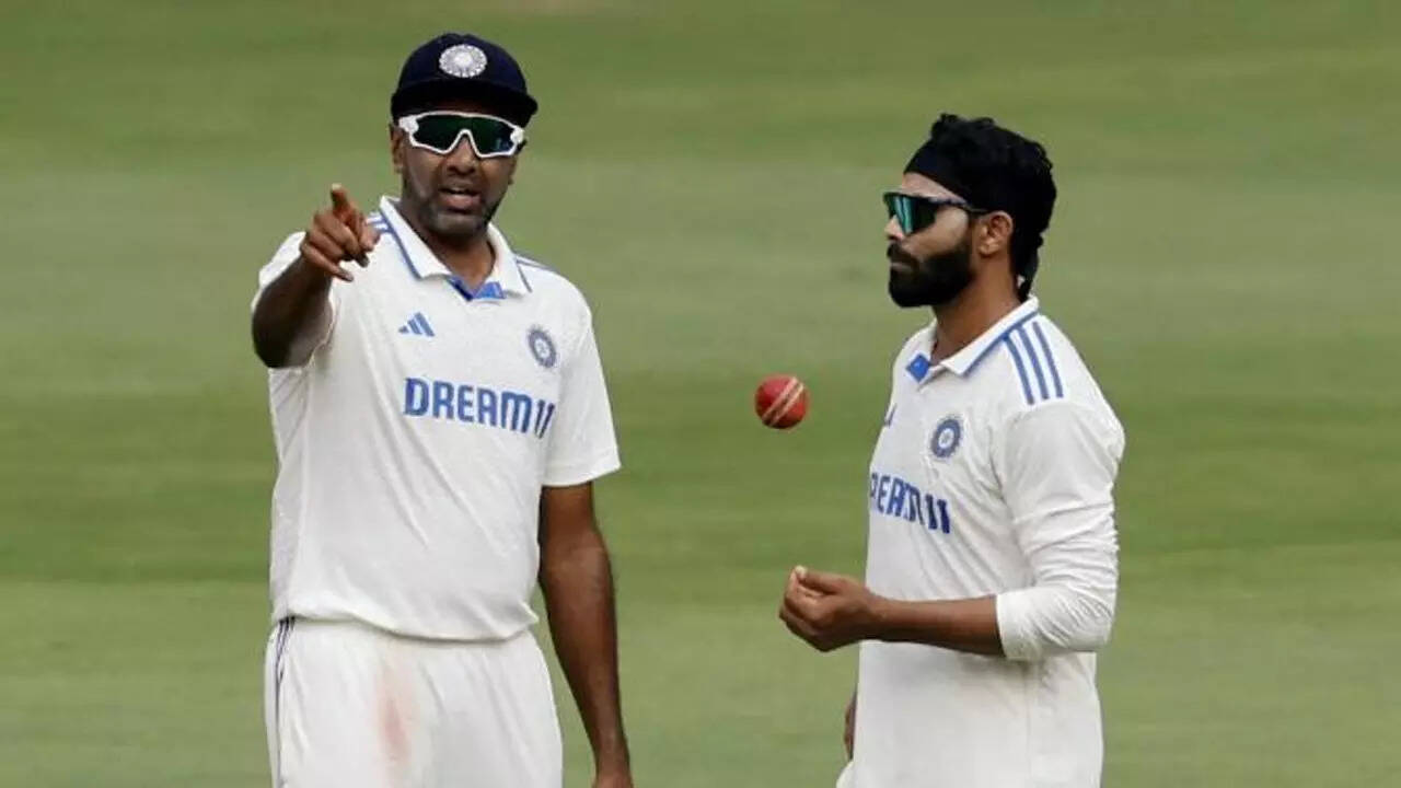 'We need to think about next spin pair after Jadeja-Ashwin': Ex-India spinner Nilesh Kulkarni
