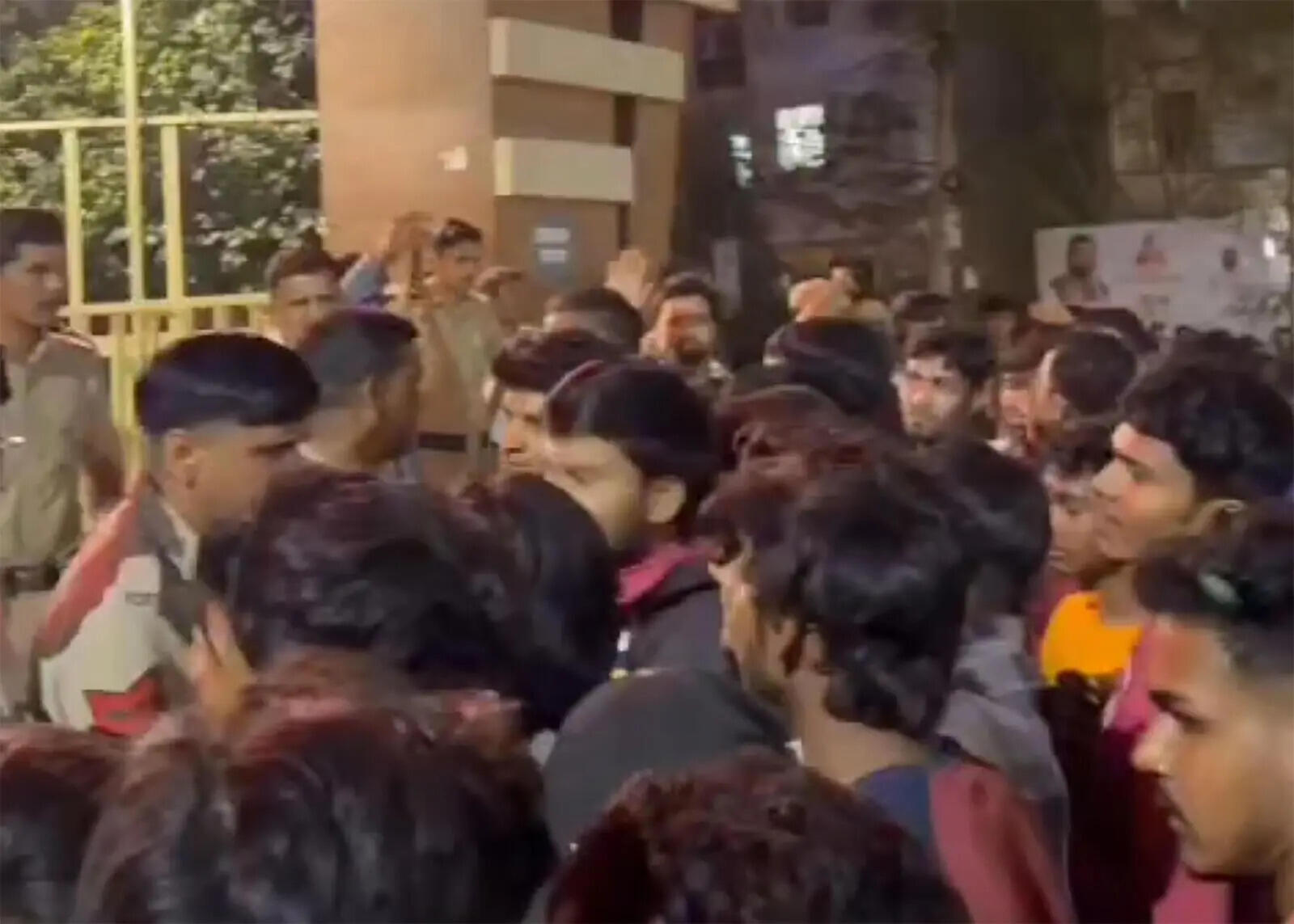 ‘Hospital hid man’s death to raise bill’: Family holds protest against hospital in Gurgaon