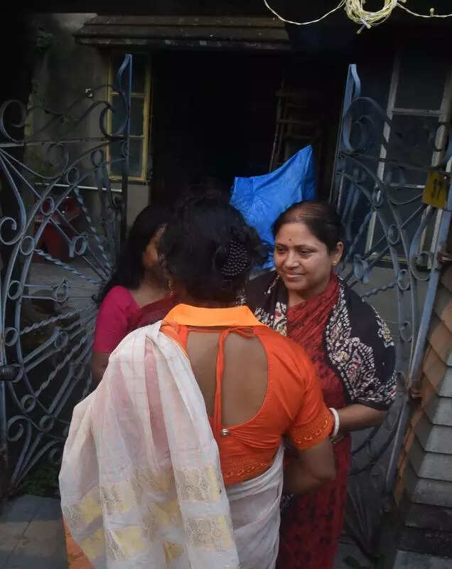 RG Kar victim’s mom hits campaign trail on woman safety plank