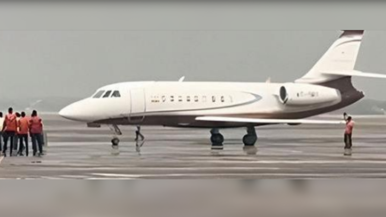 Wind effect: CM Mamata Banerjee's flight hovers above Kolkata airport for 70+ minutes