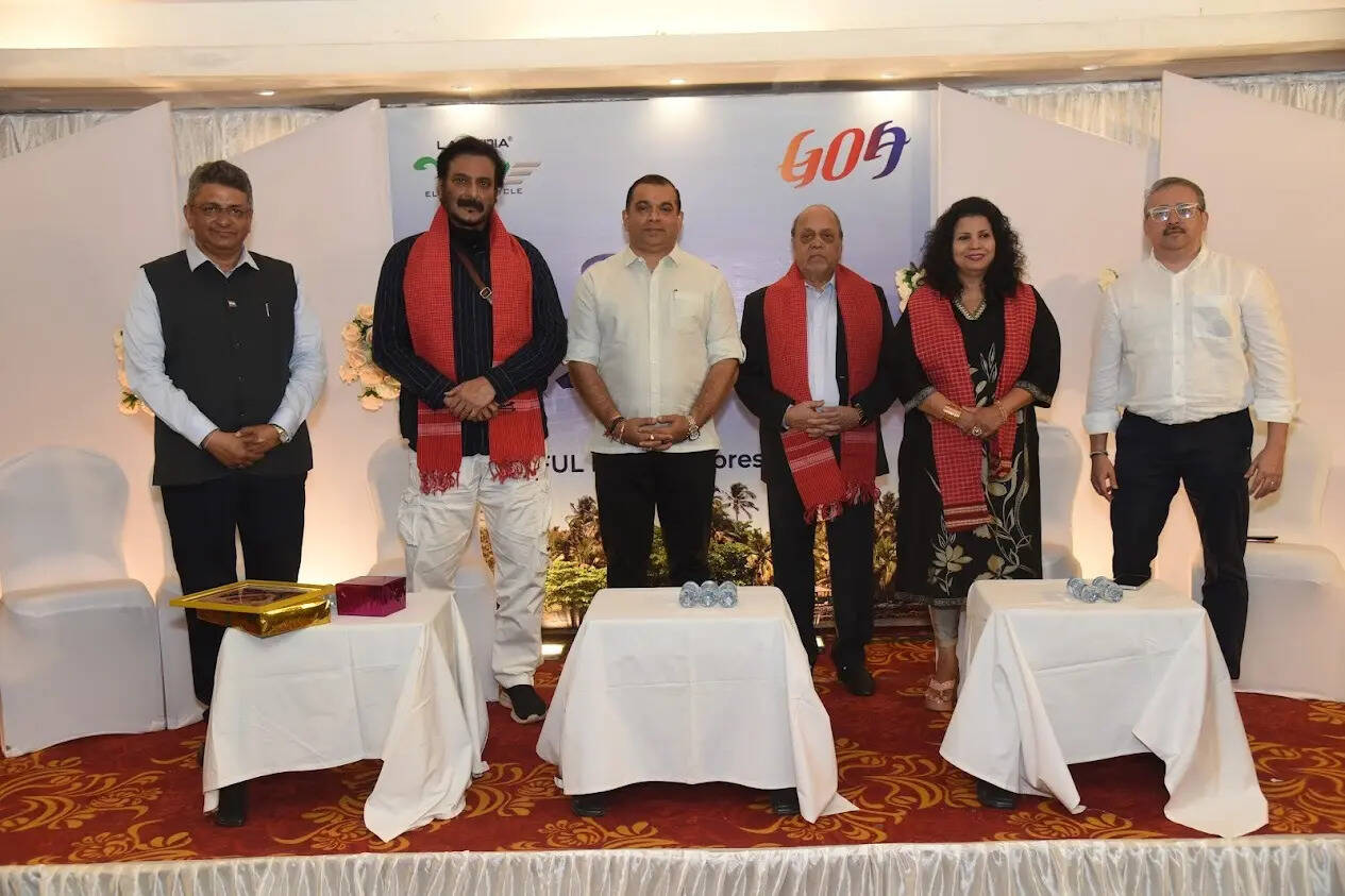 Vinayak R Prabhu , Milind Gunaji, Rohan A Khaunte, Shrikant Bapat, Hemma Sardesai, Sushil Bapat ROHAN KHAUNTE 5