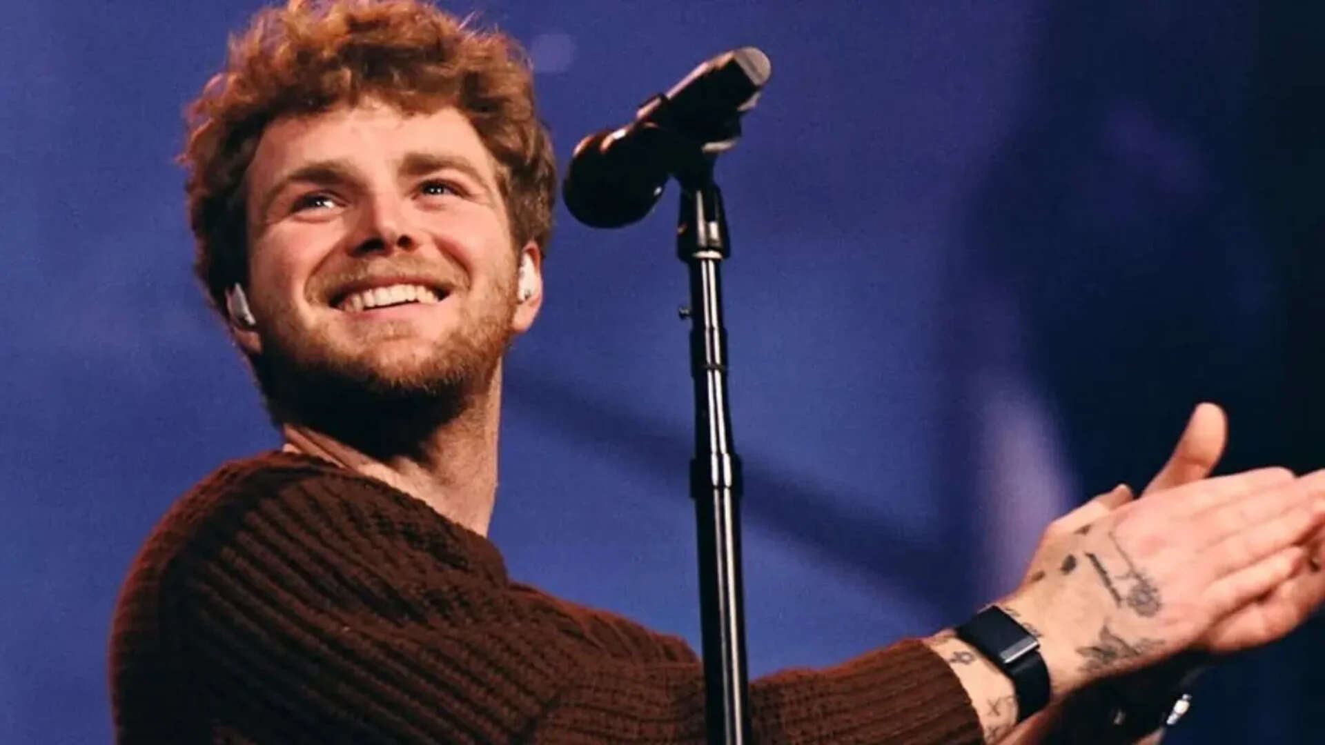 2026 iHeartRadio Music Awards: Alex Warren dedicates award to late parents